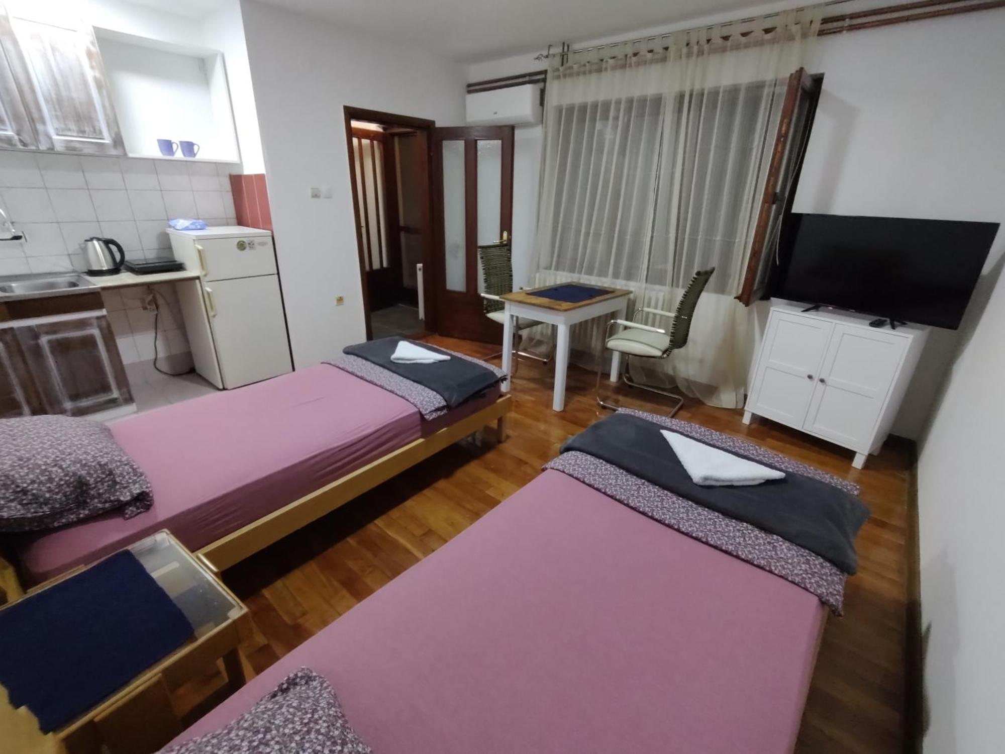 Ferienwohnung Stan Sremska Mitrovica Exterior foto